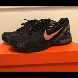 Women’s Nike sir max torch 4